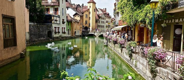 Comment choisir une location de vacances à Annecy ?