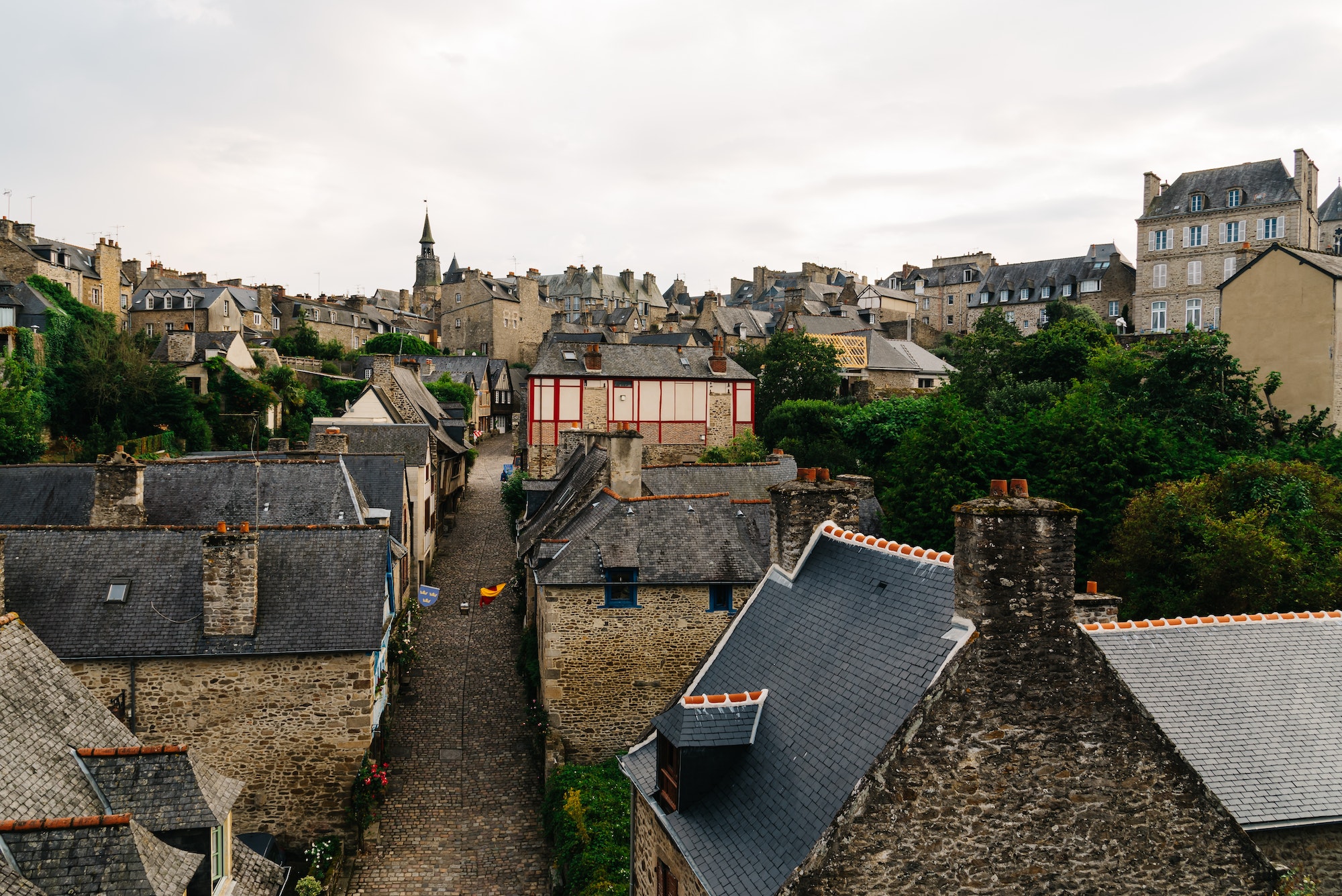 Le charme discret de Dinan : une perle de Bretagne
