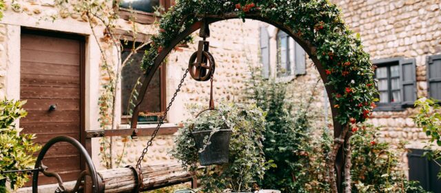 Plongée dans l’histoire à Pérouges, l’un des plus beaux villages de France